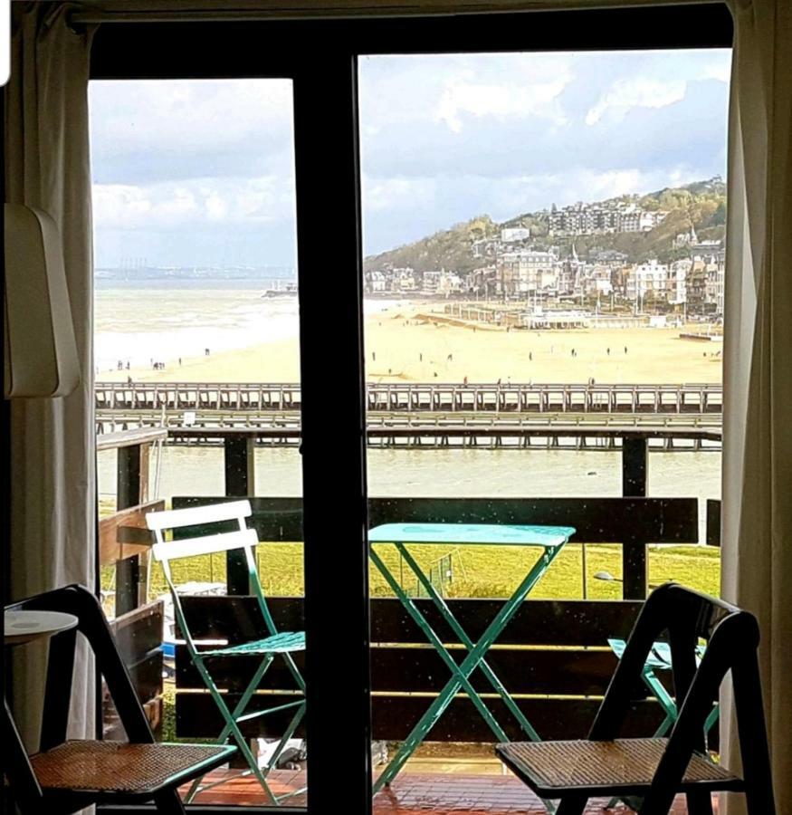 Appartement De Charme Vue Mer 多维尔 外观 照片